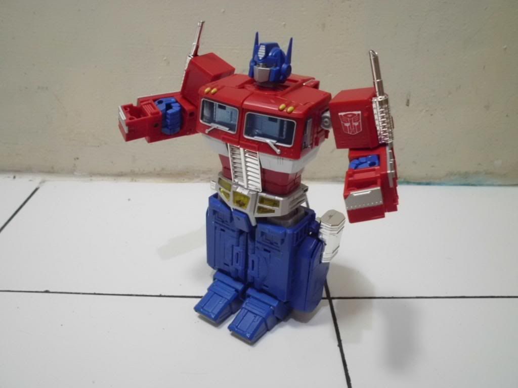optimus prime toys r us exclusive